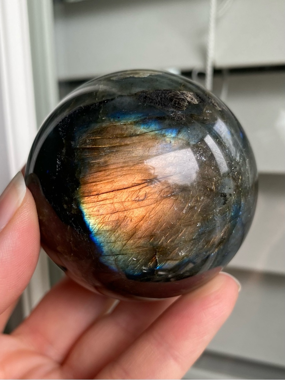 ✨ 2.22” High-Grade Labradorite Sphere ✨ - Picture 12 of 13